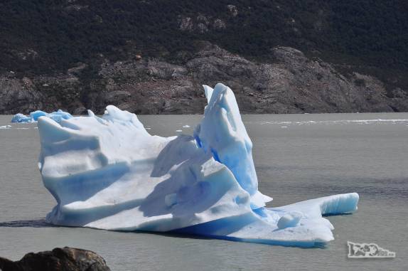 Um dos icebergs desgarrados da geleira Grey, no parque nacional Torres del Paine, no sul do Chile